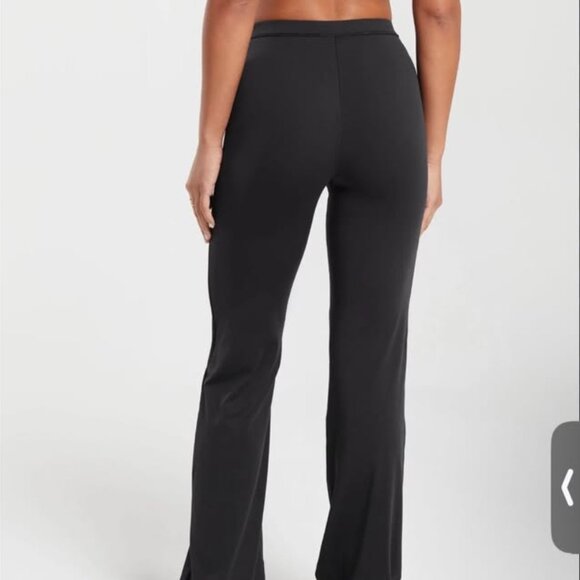 Gymshark Flared Leggings NWOT - Picture 3 of 6